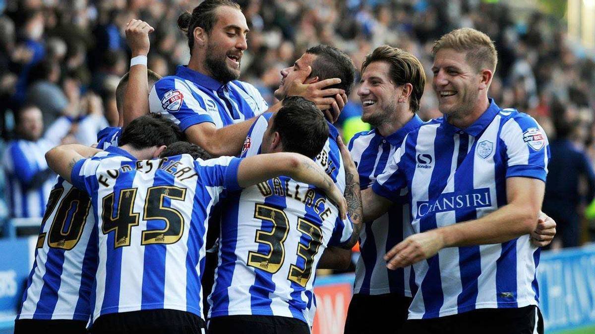 关于罗伯森梅开二度，利物浦队主场轻松取胜的信息