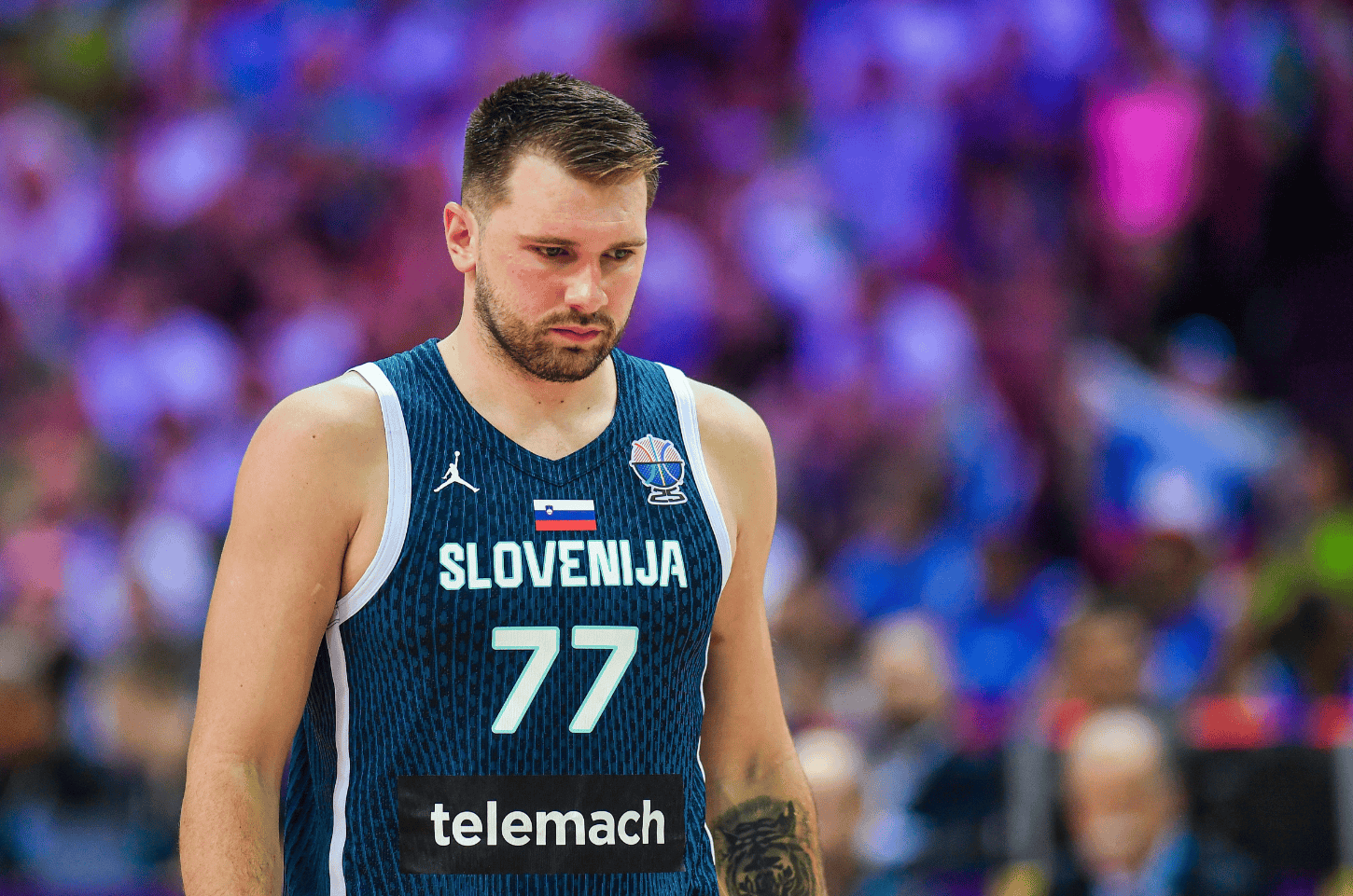 关于冰岛队意外失利，被斯洛文尼亚队绝杀在欧预赛比赛的信息